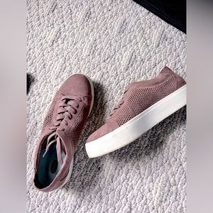 Platform sneaker; size 8!